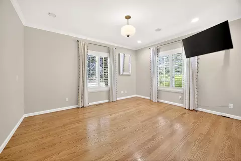 Bedroom - 357 Reiten Dr, Ashland, OR 97520 photo 2 of 6