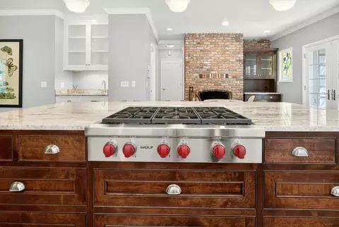 Kitchen - 357 Reiten Dr, Ashland, OR 97520 photo 7 of 8