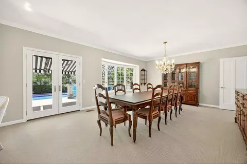 Dining - 357 Reiten Dr, Ashland, OR 97520 photo 1 of 5