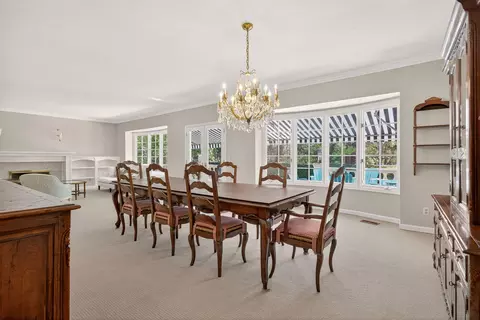 Dining - 357 Reiten Dr, Ashland, OR 97520 photo 3 of 5