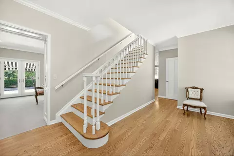 Entry Way - 357 Reiten Dr, Ashland, OR 97520 photo 1 of 8