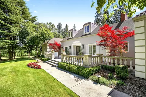 Exterior - 357 Reiten Dr, Ashland, OR 97520 photo 15 of 35