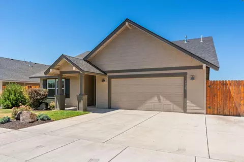 1729 NE 3rd Ct, Redmond, OR 97756