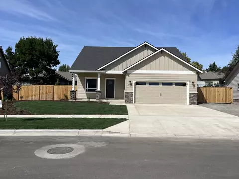2769 Roberts Rd, Medford, OR 97504