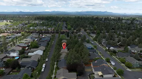 View/Area - 20650 Redwing Ln, Bend, OR 97702 photo 5 of 7