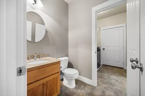Bath - 20650 Redwing Ln, Bend, OR 97702 photo 1 of 5
