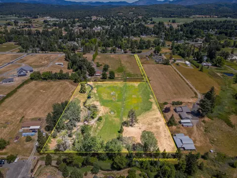 3667 Leonard Rd, Grants Pass, OR 97527