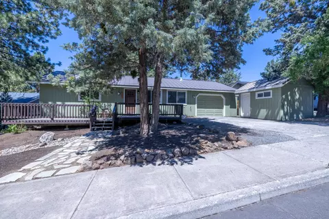 214 SW Maricopa Dr, Bend, OR 97702