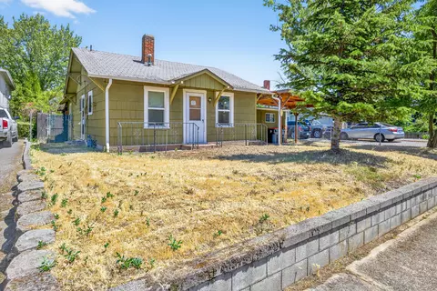 27 Elm St, Medford, OR 97501