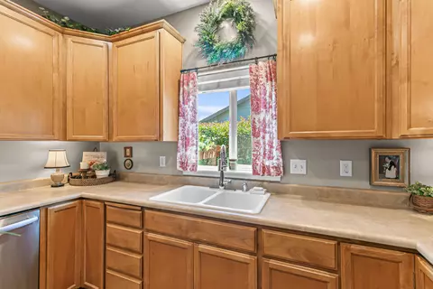 1071 Highlands Dr, Eagle Point, OR 97524 photo 15