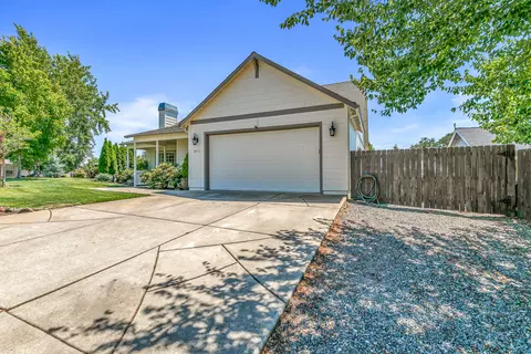 1071 Highlands Dr, Eagle Point, OR 97524 photo 30