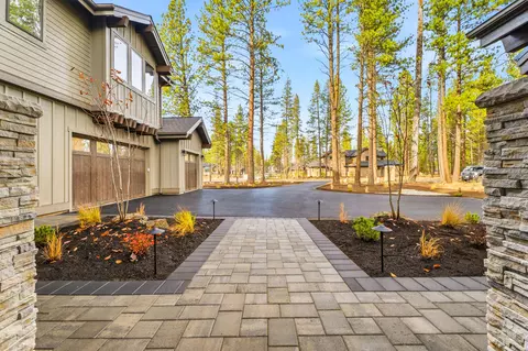 Exterior - 17875 Preservation Loop #422, Bend, OR 97707 photo 4 of 13