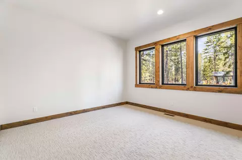 Bedroom - 17875 Preservation Loop #422, Bend, OR 97707 photo 4 of 13
