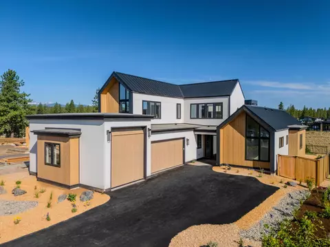 3424 NW Sullivan Ave, Bend, OR 97703