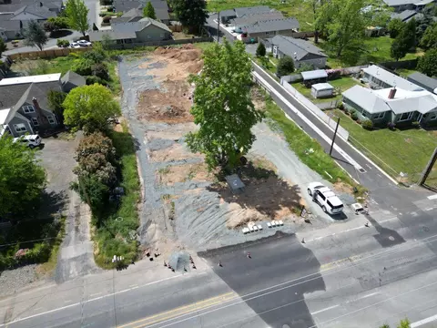 1419 Fruitdale Dr, Grants Pass, OR 97527