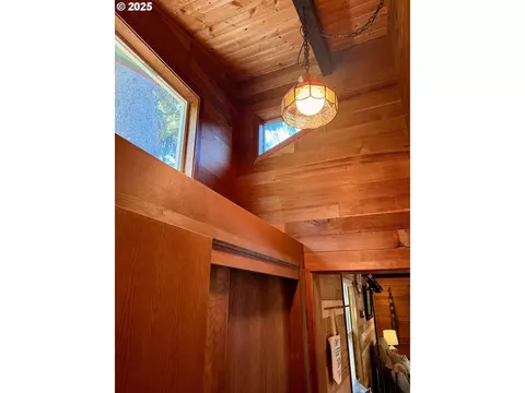 Entry Way - 88179 3rd Ave, Florence, OR 97439 photo 2 of 2