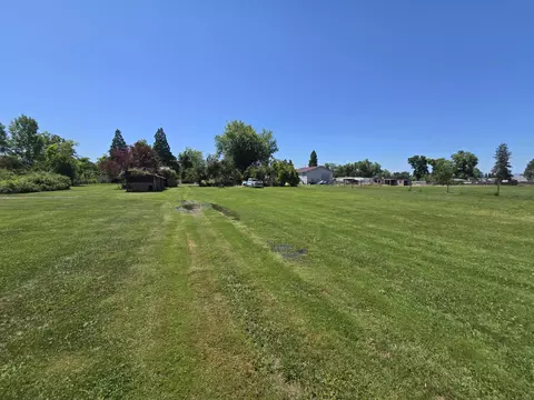 695 Lozier Ln, Medford, OR 97501