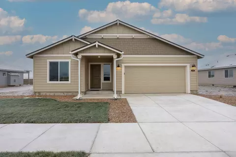 3333 NW 12th St #37, Redmond, OR 97756