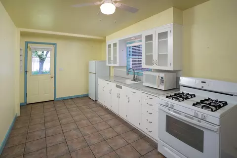 Kitchen - 532 NE Quimby Ave, Bend, OR 97701 photo 1 of 2