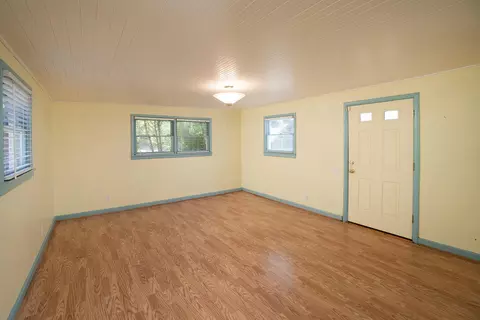 Living - 532 NE Quimby Ave, Bend, OR 97701 photo 1 of 3