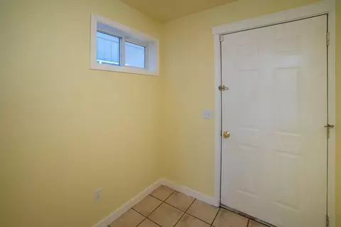 Entry Way - 532 NE Quimby Ave, Bend, OR 97701 photo 1 of 1