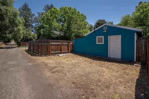 Exterior - 532 NE Quimby Ave, Bend, OR 97701 photo 10 of 11