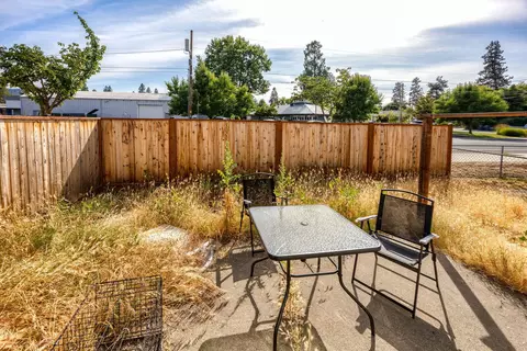 Exterior - 316 W 3rd St, Phoenix, OR 97535 photo 2 of 7