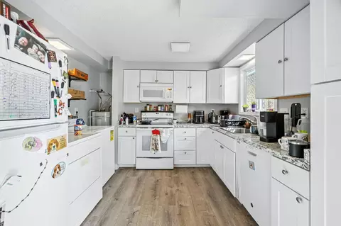 Kitchen - 316 W 3rd St, Phoenix, OR 97535 photo 1 of 4