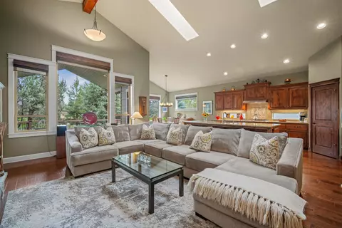 20868 Tamar Ln, Bend, OR 97702