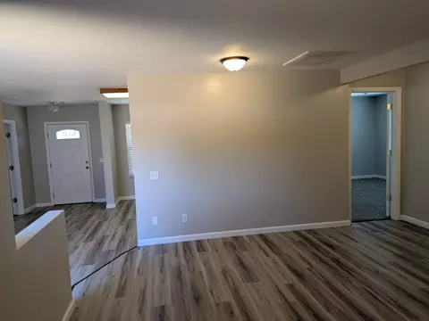 460 Freeman Rd, Central Point, OR 97502 photo 4