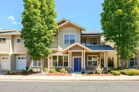 815 Boulder Creek Ln, Ashland, OR 97520