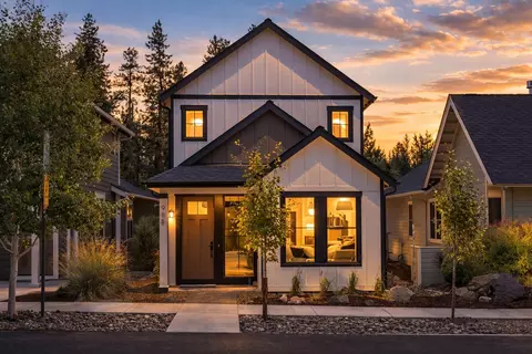 988 E Black Butte Ave #30, Sisters, OR 97759