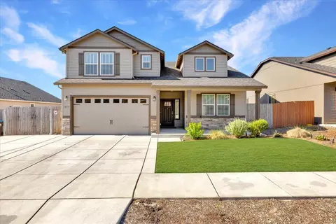 1632 Pearl Eye Ln, Medford, OR 97504