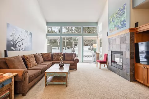1421 Highland View Loop, Redmond, OR 97756