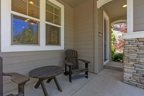 Exterior - 19493 Blue Lake Loop, Bend, OR 97702 photo 8 of 9