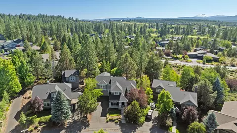 View/Area - 19493 Blue Lake Loop, Bend, OR 97702 photo 3 of 4