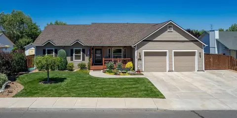 1953 NW Wildflower Pl, Redmond, OR 97756