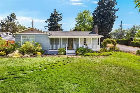 206 Girard Dr, Medford, OR 97504
