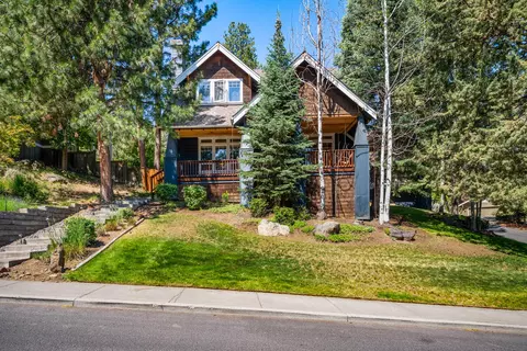 335 NW 17th St, Bend, OR 97703