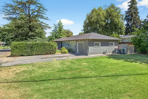 400 N Keene Way Dr, Medford, OR 97504