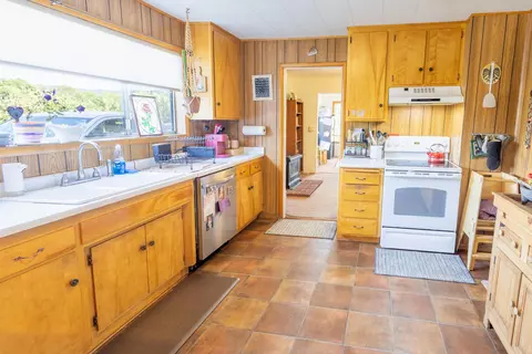 6730 Holland Loop Rd, Cave Junction, OR 97523 photo 8