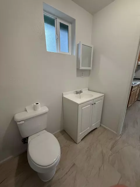 Bath - 7238 Teal Dr, Bonanza, OR 97623 photo 1 of 3