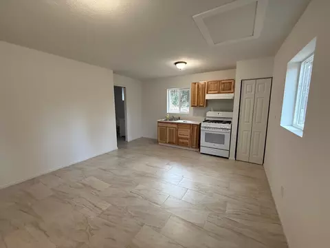 Living - 7238 Teal Dr, Bonanza, OR 97623 photo 2 of 2