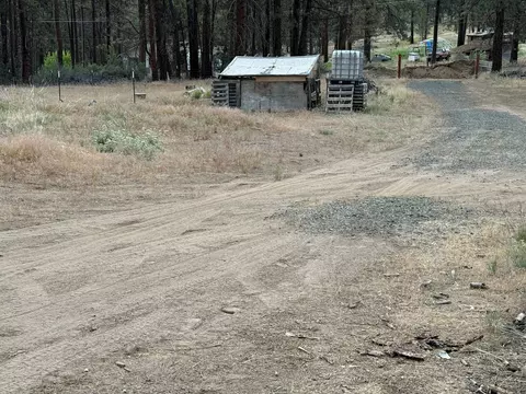 Exterior - 7238 Teal Dr, Bonanza, OR 97623 photo 2 of 3