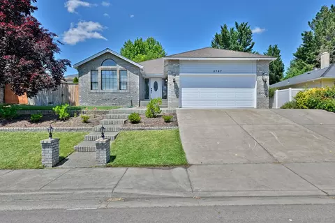 2767 Brookside Dr, Medford, OR 97504