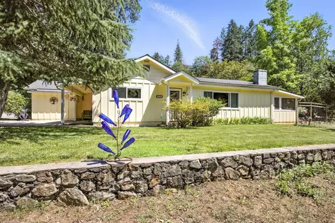 831 Savage Creek Rd, Grants Pass, OR 97527
