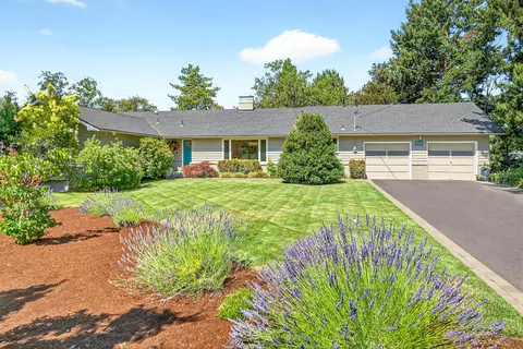517 N Barneburg Rd, Medford, OR 97504
