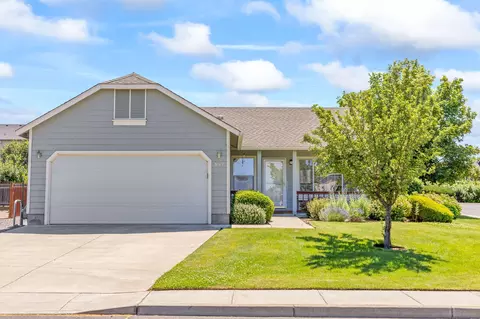 537 NE Marigold St, Madras, OR 97741