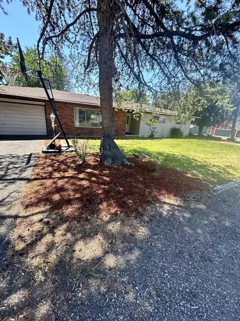 6214 Bryant Ave, Klamath Falls, OR 97603