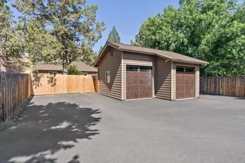 20029 Beaver Ln, Bend, OR 97703 photo 31